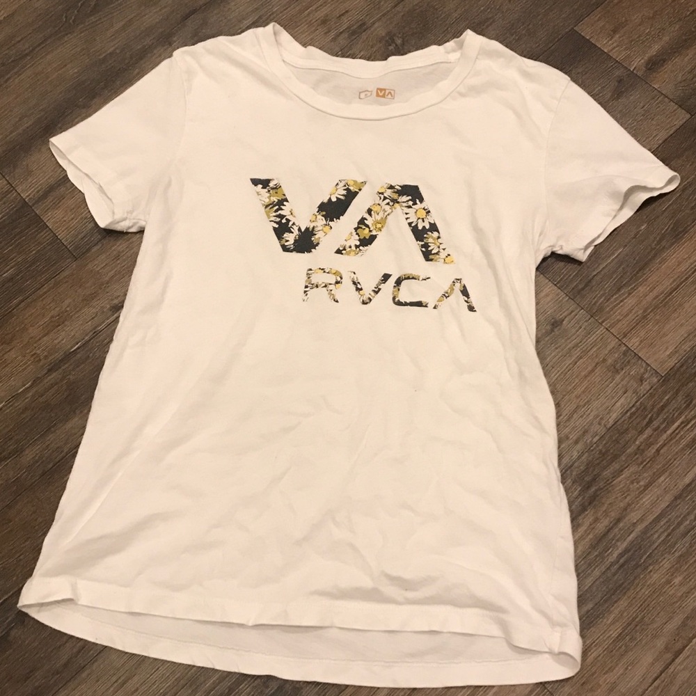 🌻RVCA Tee! Size Small!🌻